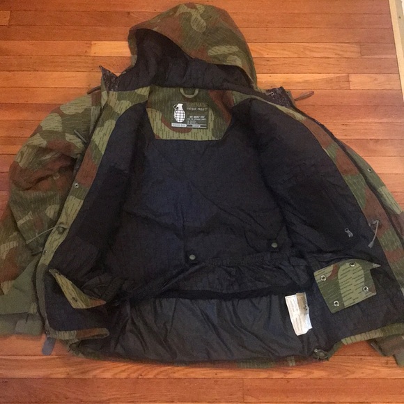 Like New Mens Medium Sized Grenade Jacket. - Picture 4 of 4
